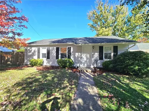 526 Price St, Hampton, VA 23663