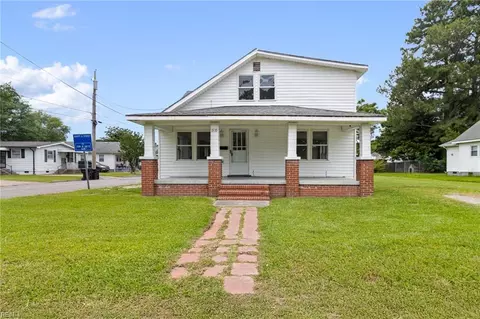 1319 Moore St, Elizabeth City, NC 27909