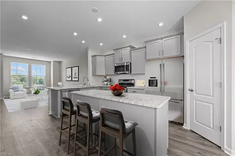 142 Freeman Dr, Hampton, VA 23666