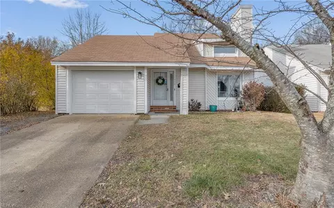 5040 Hillswick Dr, Virginia Beach, VA 23464