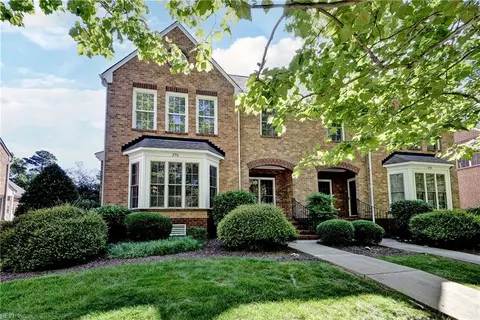 296 Walt Whitman Ave, Newport News, VA 23606