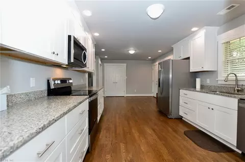 2309 Drum Creek Rd, Chesapeake, VA 23321