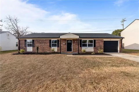 5593 Stonehaven Dr, Virginia Beach, VA 23464