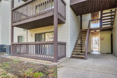 129 Haverford Ct, Hampton, VA 23666