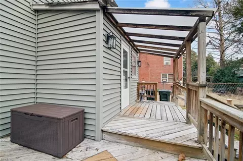 Exterior - 159 Columbia Ave, Hampton, VA 23669 photo 4 of 6