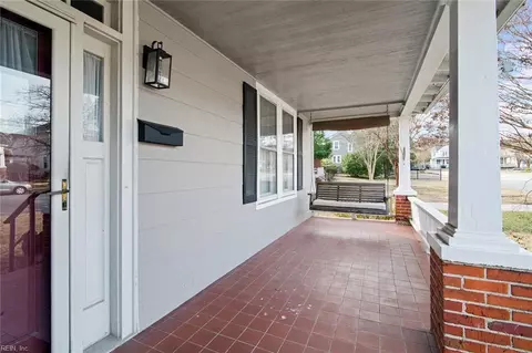 Exterior - 159 Columbia Ave, Hampton, VA 23669 photo 3 of 6