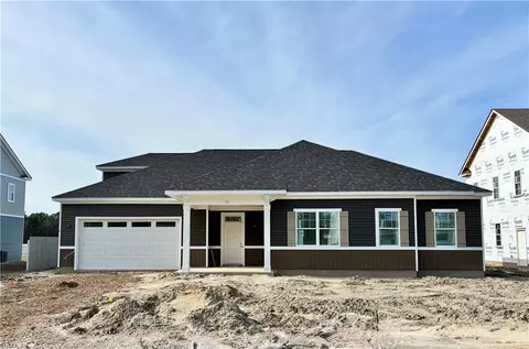 636 Crestfield Dr, Chesapeake, VA 23320