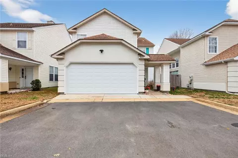 821 Fallcreek Rn Run, Chesapeake, VA 23322