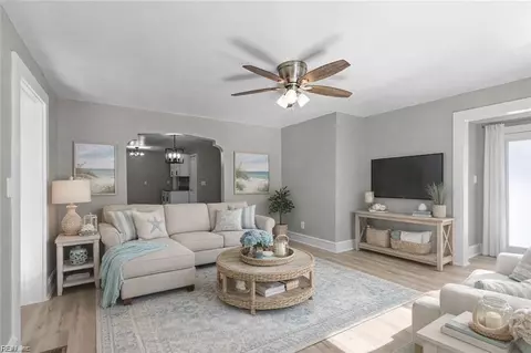 109 Frissell St, Hampton, VA 23663