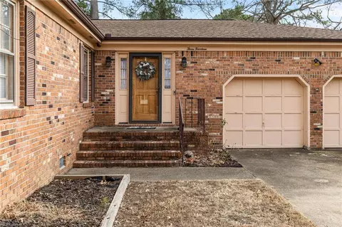 314 Pefley Dr, Norfolk, VA 23502