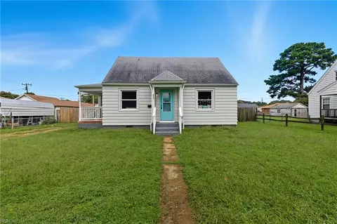 11 Langley Ave, Newport News, VA 23601