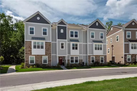 2009 Laycock Ln #101, Suffolk, VA 23435