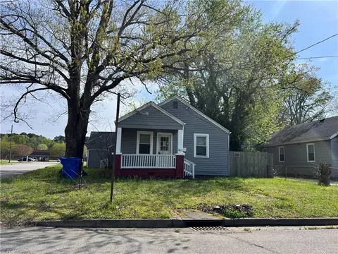 16 Rex Ave, Portsmouth, VA 23702