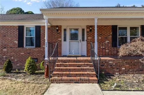 309 Moonefield Dr, Smithfield, VA 23430