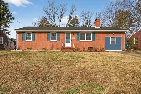 10 Bonita Dr, Newport News, VA 23602