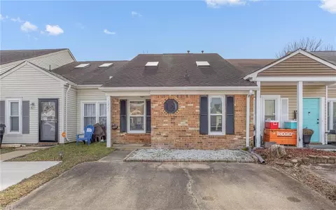 1327 Sagamore Ct, Virginia Beach, VA 23464