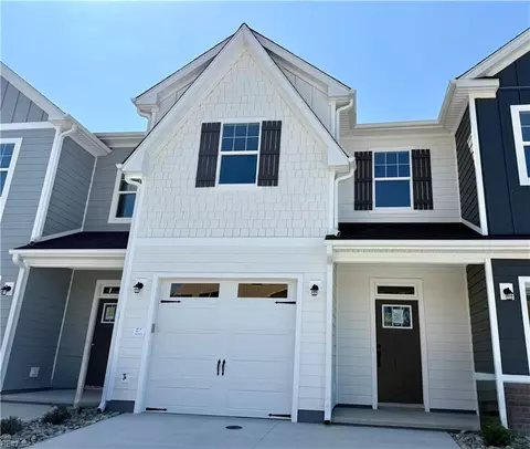 719 Flatrock Ln, Chesapeake, VA 23320