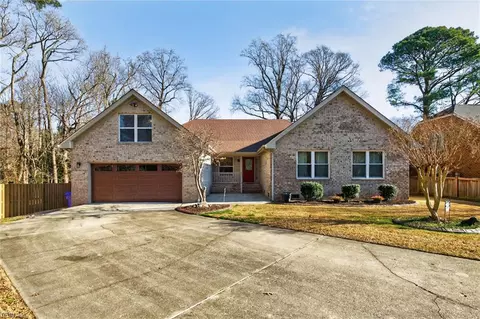 816 Mariposa Ct, Virginia Beach, VA 23455