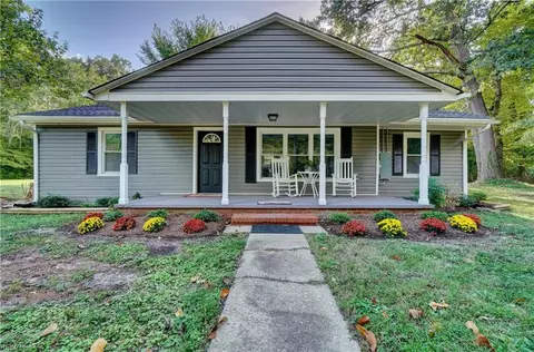 1013 Dare Rd, Yorktown, VA 23692