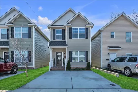 1718 Ohio St, Chesapeake, VA 23324