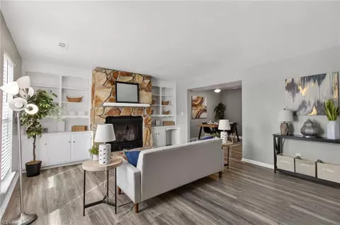 4736 Hollis Rd #4736, Virginia Beach, VA 23455