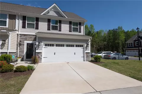 500 Eldridge Ln, Chesapeake, VA 23323