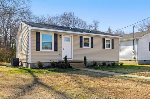 266 Wadlow St, Emporia, VA 23847