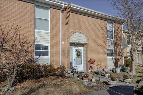 5024 Amboy Ct, Virginia Beach, VA 23462