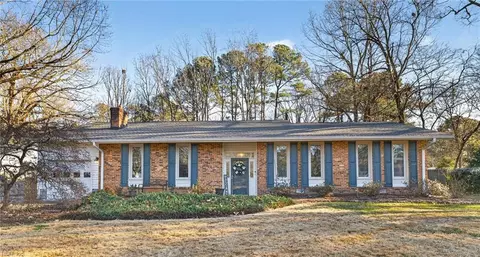 3305 Doncaster Rd, Virginia Beach, VA 23452