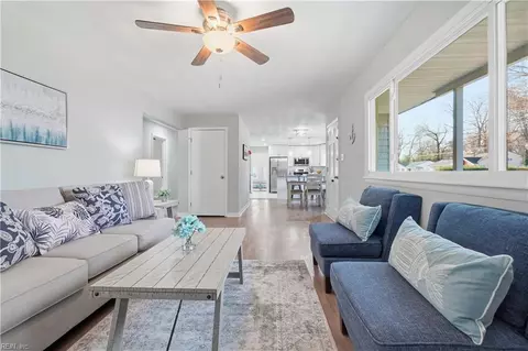 412 Lavender Ln, Virginia Beach, VA 23462