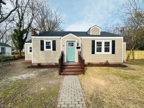 9 E Bayberry Ct, Hampton, VA 23669