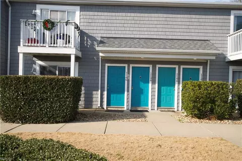 1146 Indian Rd, Virginia Beach, VA 23451