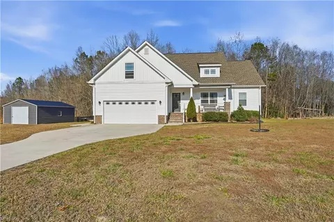 4454 Okelly Dr, Suffolk, VA 23437