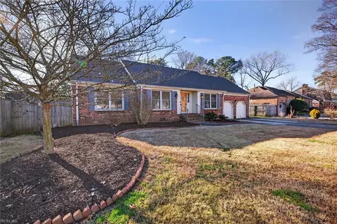 229 Vanette Dr, Chesapeake, VA 23322