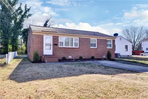 704 Old Buckroe Rd, Hampton, VA 23663