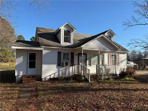 1441 Whittamore Rd, Chesapeake, VA 23322