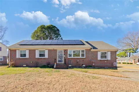 3724 Linnet Ln, Portsmouth, VA 23703