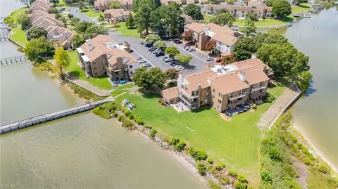 4239 Hatton Point Ln #35, Portsmouth, VA 23703