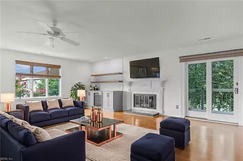 4239 Hatton Point Ln #35, Portsmouth, VA 23703