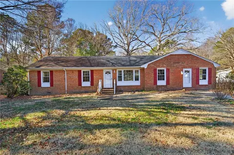 207 Beechwood Dr, Suffolk, VA 23434
