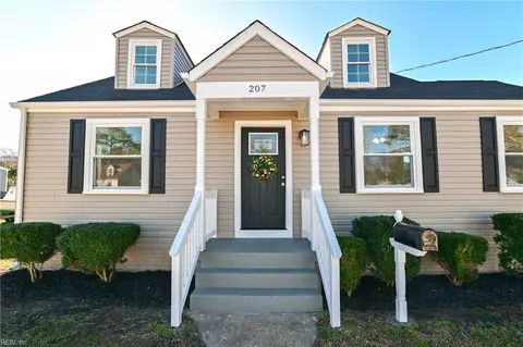 207 Fairview Cir N, Portsmouth, VA 23702