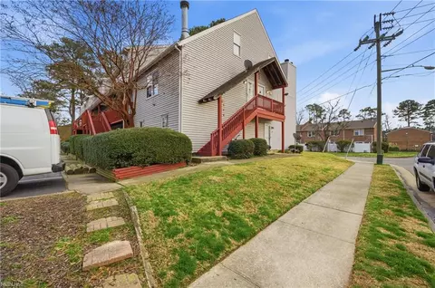 500 Barberton Dr #201, Virginia Beach, VA 23451