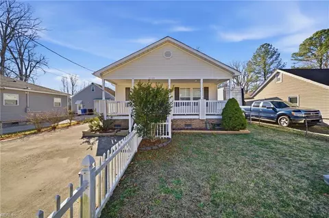 2209 Tennessee Dr, Chesapeake, VA 23323
