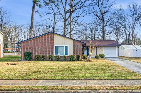 16 Admiral Ct, Hampton, VA 23669