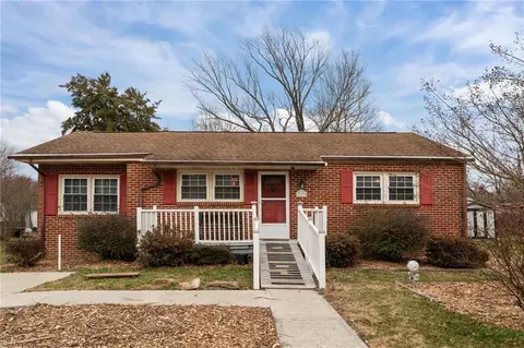 117 W Semple Rd, Williamsburg, VA 23185