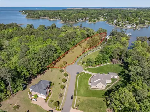 105 Ocean Breeze Dr, York County, VA 23692