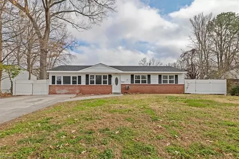 332 Dauphin Ln, Virginia Beach, VA 23452
