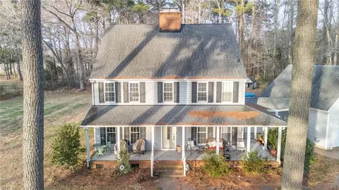 3212 Douglas Rd, Chesapeake, VA 23322