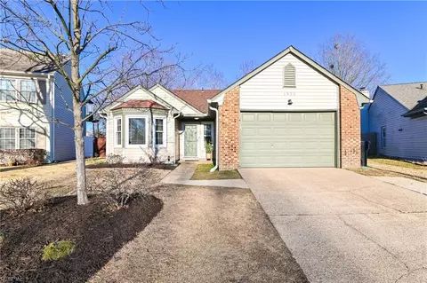 1920 Southaven Dr, Virginia Beach, VA 23464