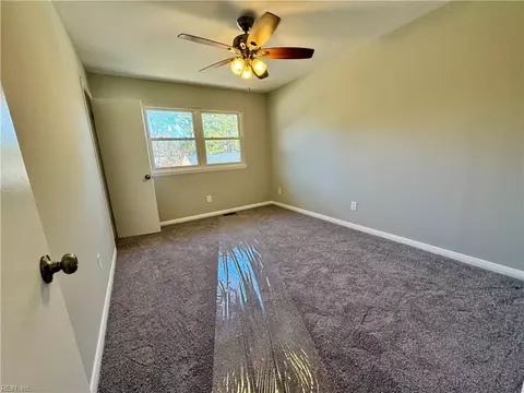 Bedroom - 121 Fort Worth St, Hampton, VA 23669 photo 2 of 4